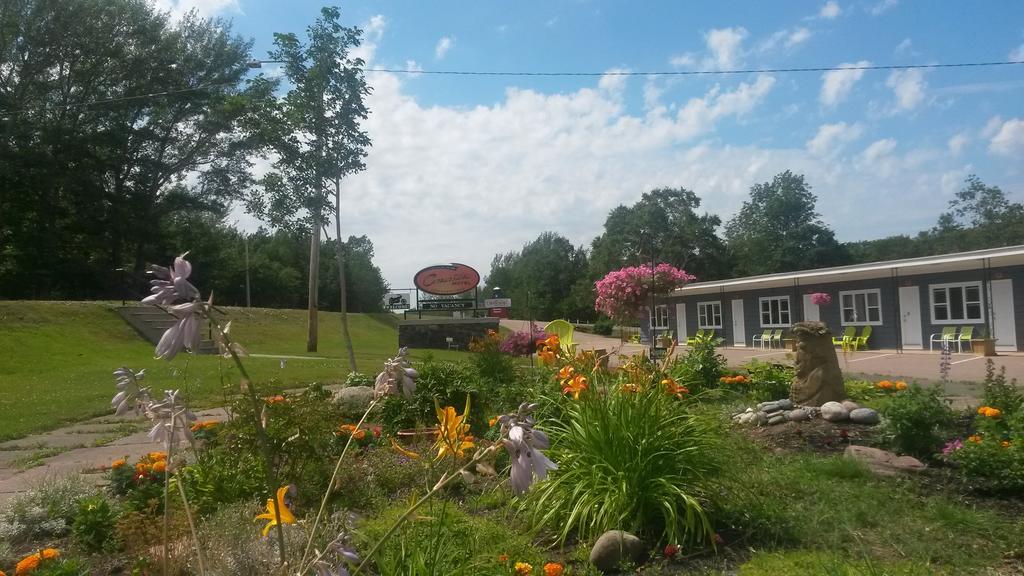 Cornerstone Motel 4*